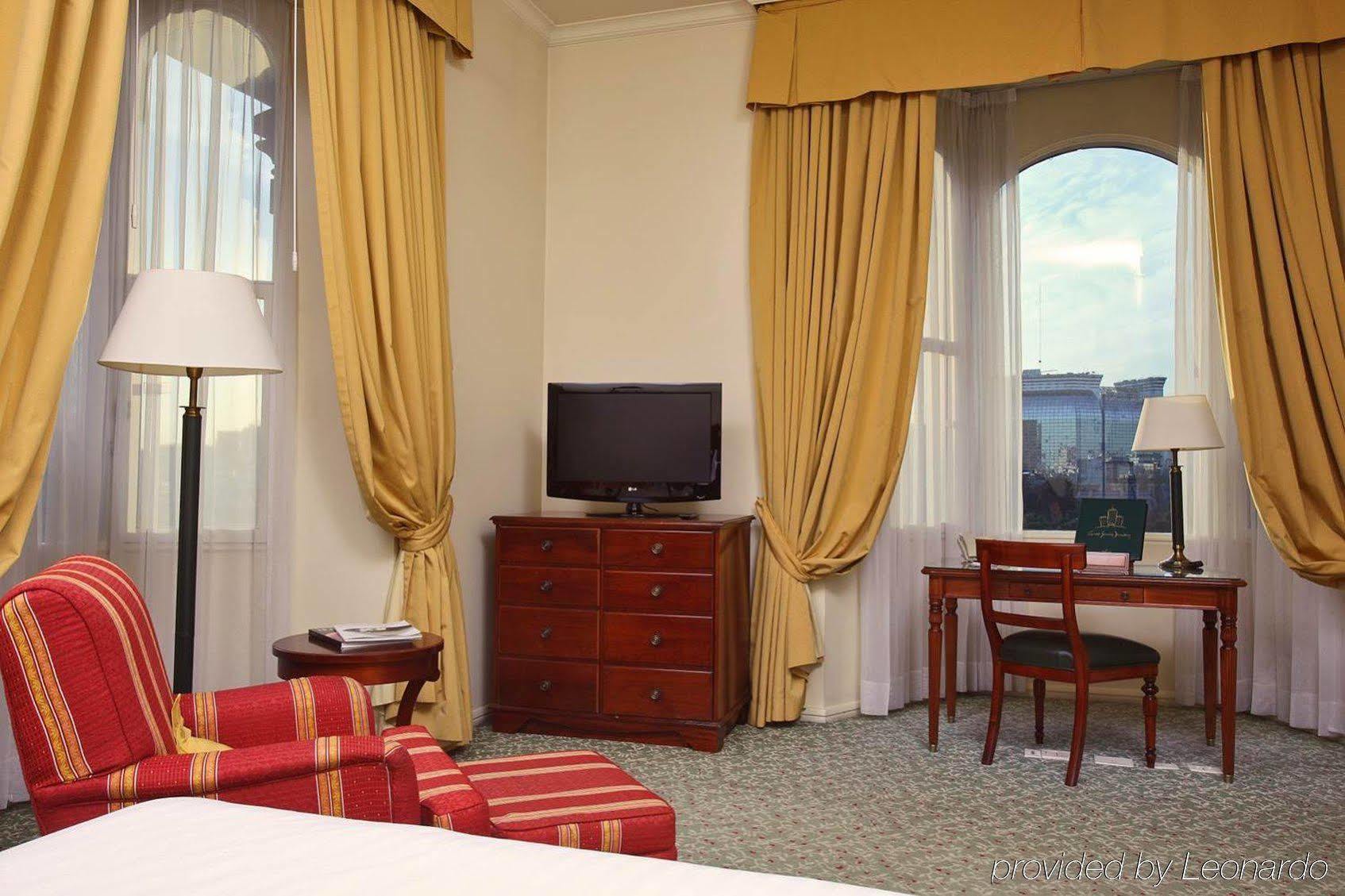 Plaza 5* Ciudad Autónoma de Buenos Aires